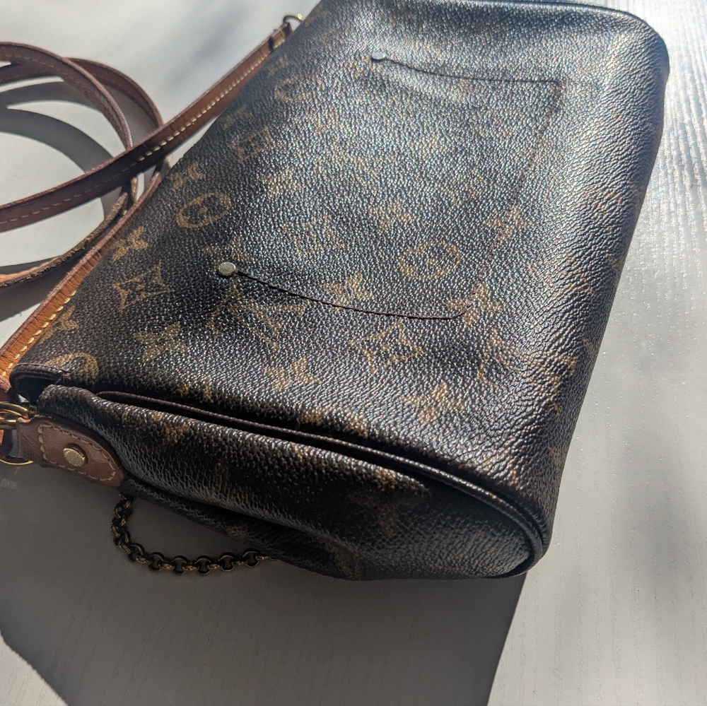 Louis Vuitton PM Favorite Monogram Shoulder Bag - Picture 10 of 16